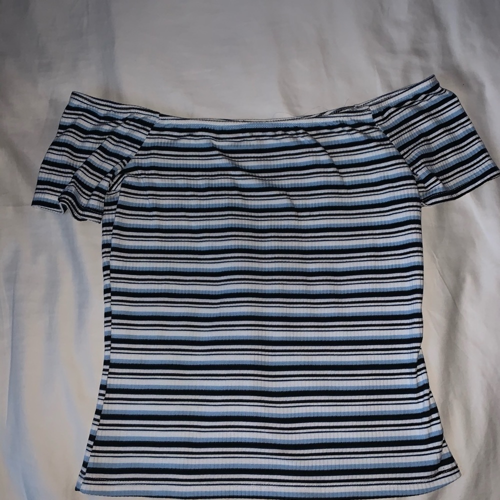 Off the shoulder shirt size: L